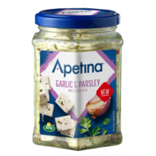 Кубики средиземноморского сыра в масле с чесноком и петрушкой Apetina 265/150г в стекле